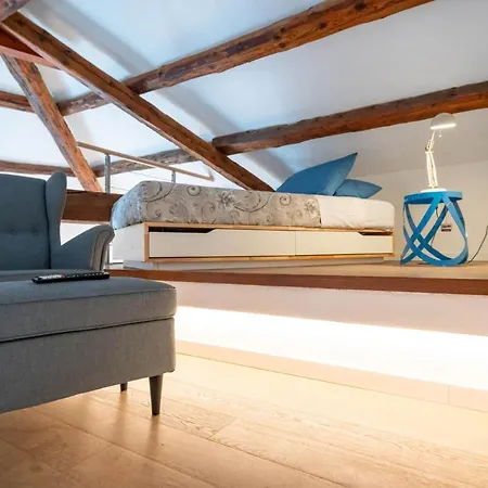 Loft In - Murano Venier *